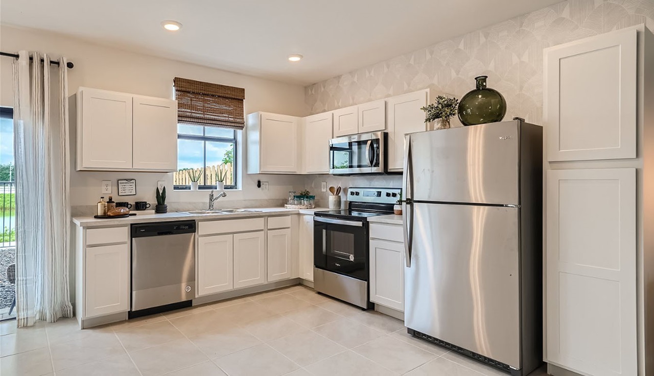 Palm Cay - Kitchen