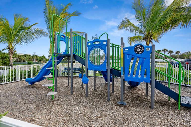 The Reserve at Tequesta - Community Photo 4