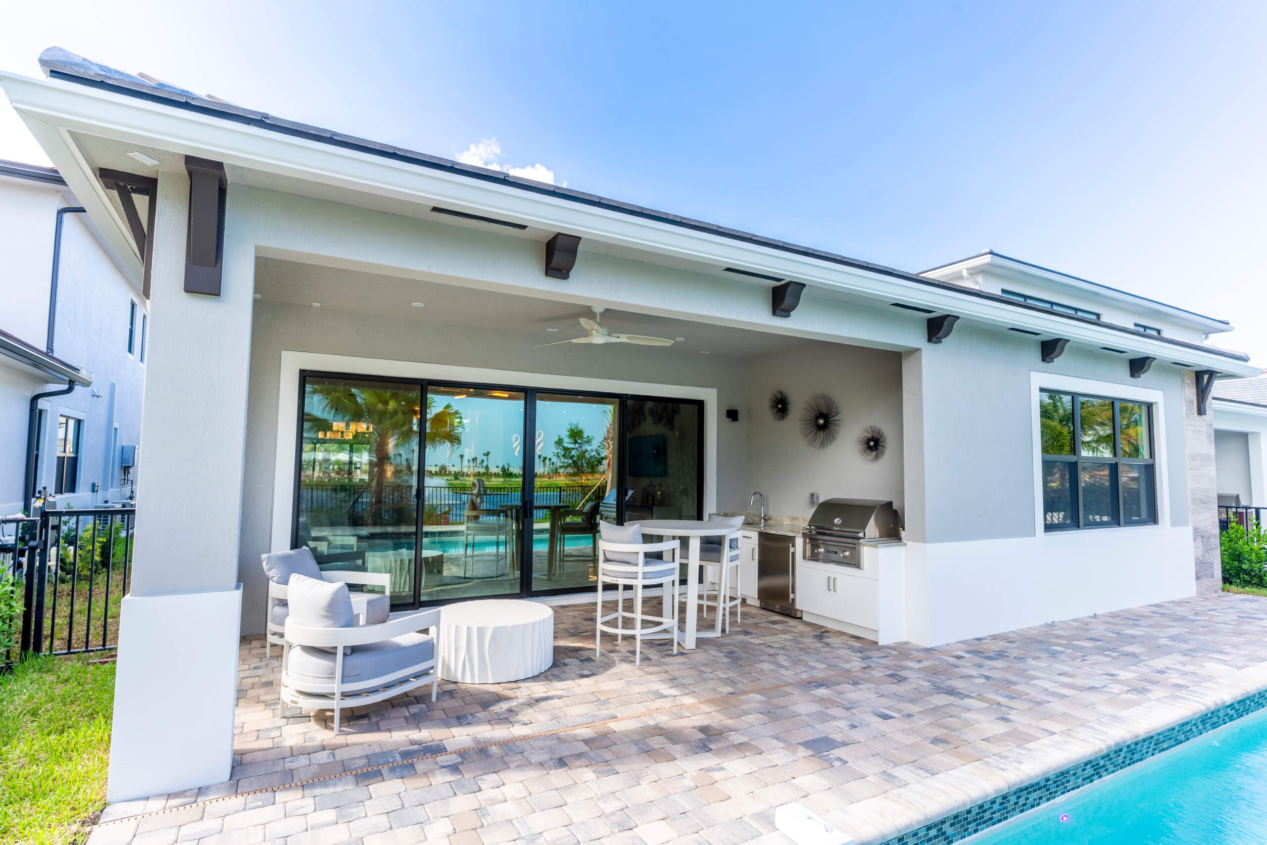Redondo - Covered Patio