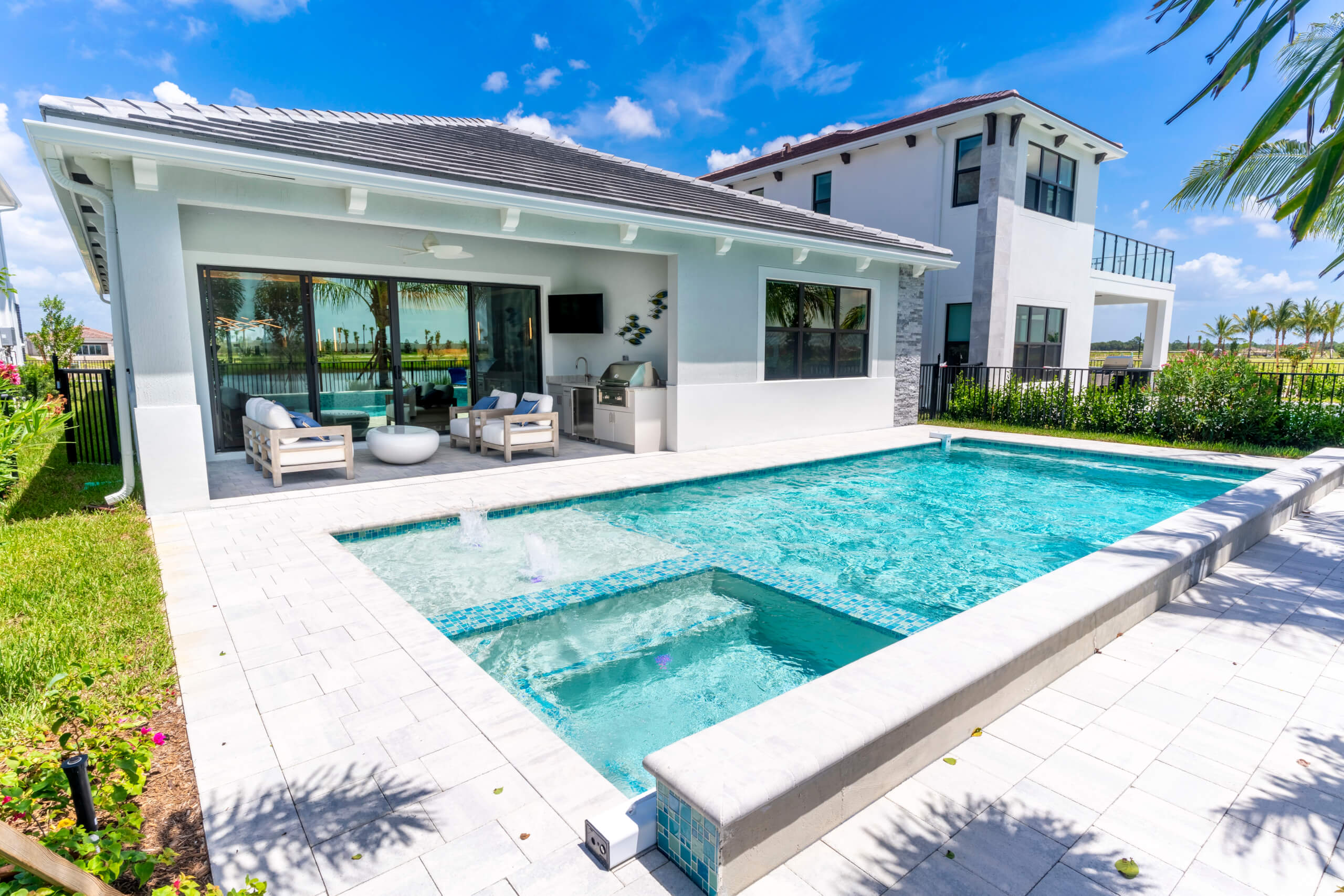 Malibu - Backyard Oasis