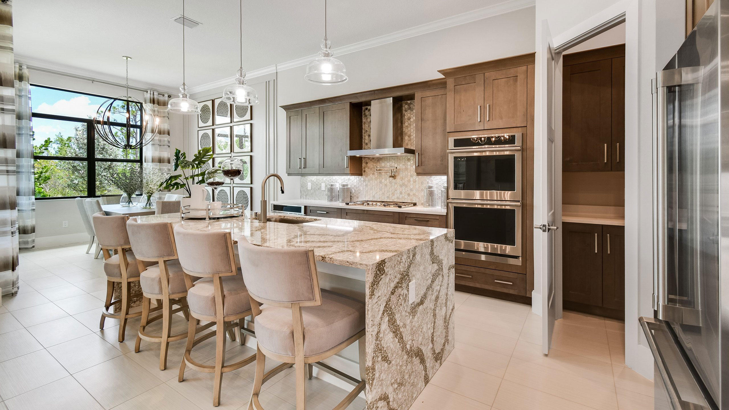 Riley - Island Kitchen