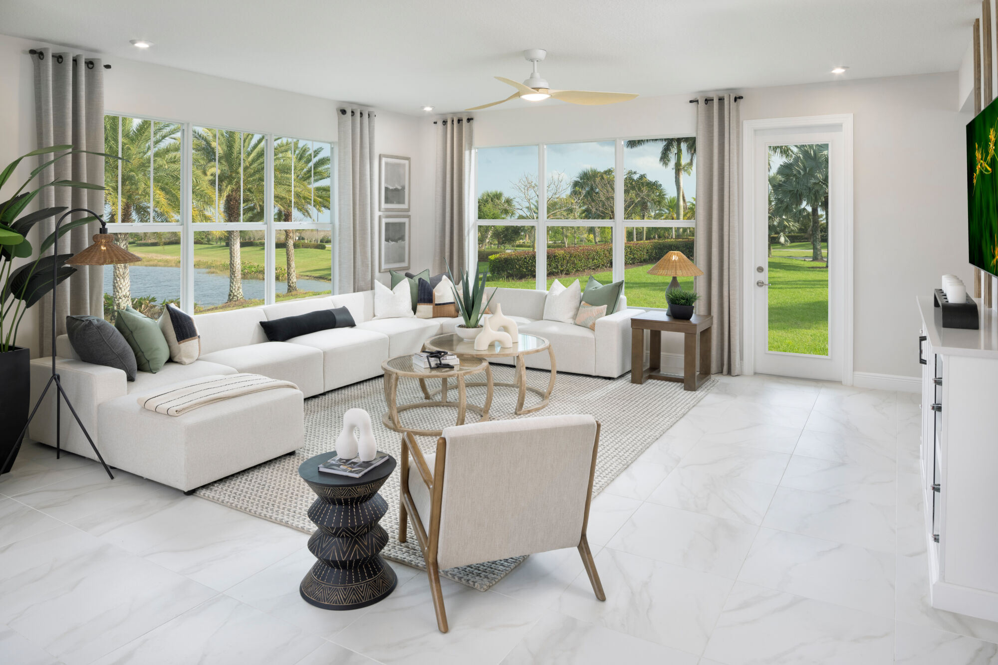 Eastwind - Living Room