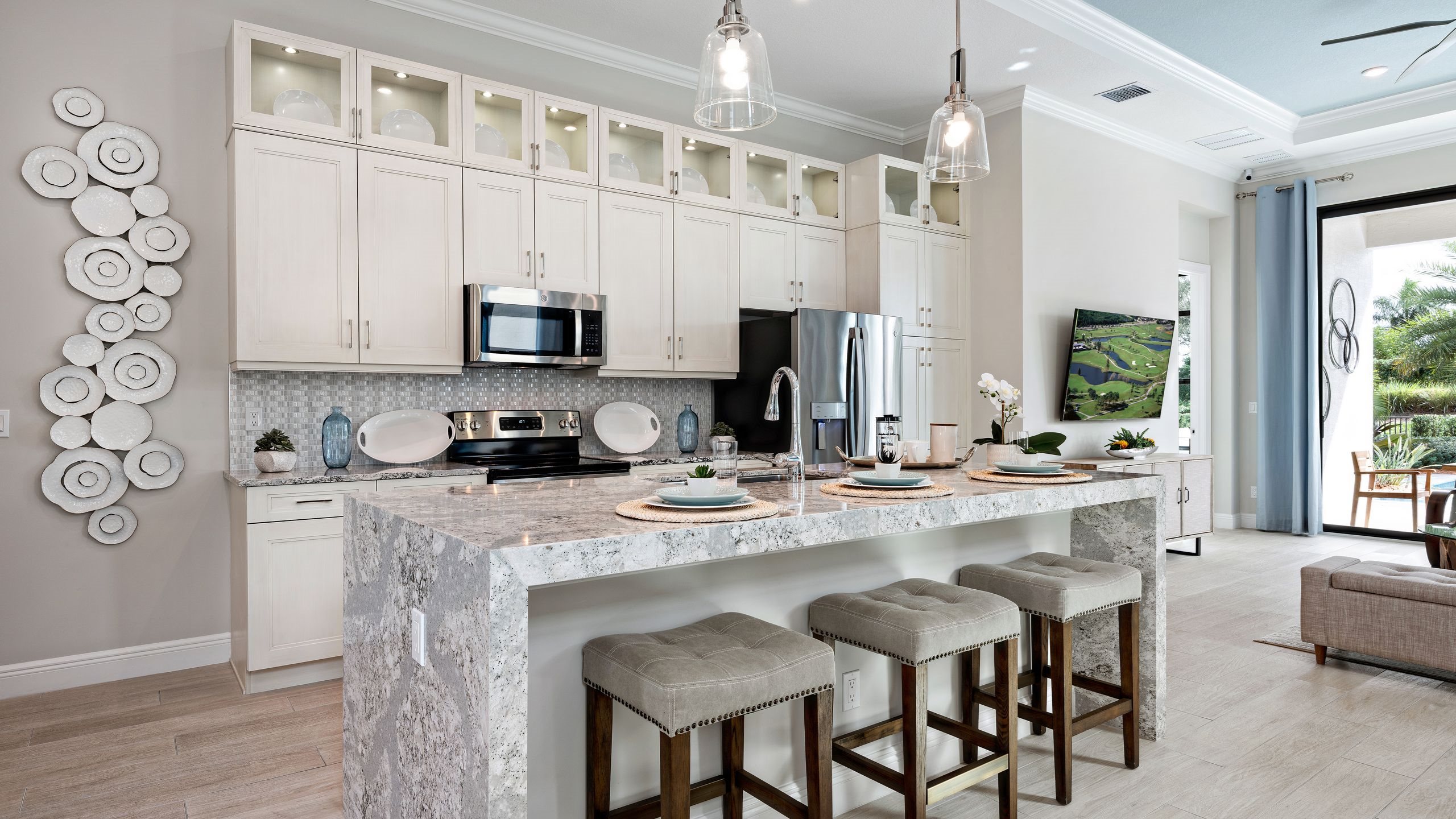 Allison - Island Kitchen
