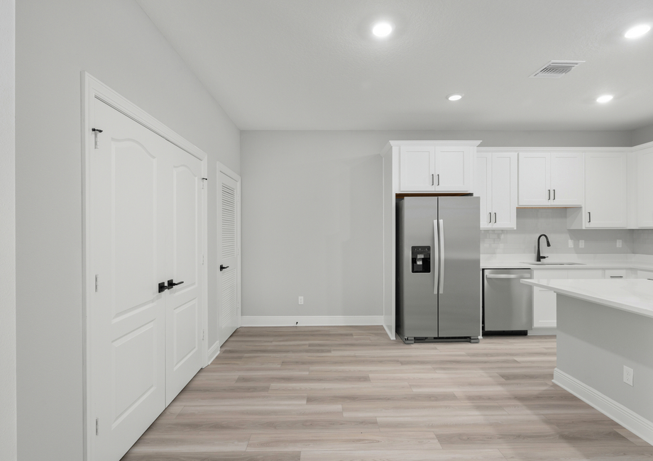 Carlo - Dining Room & Kitchen Island