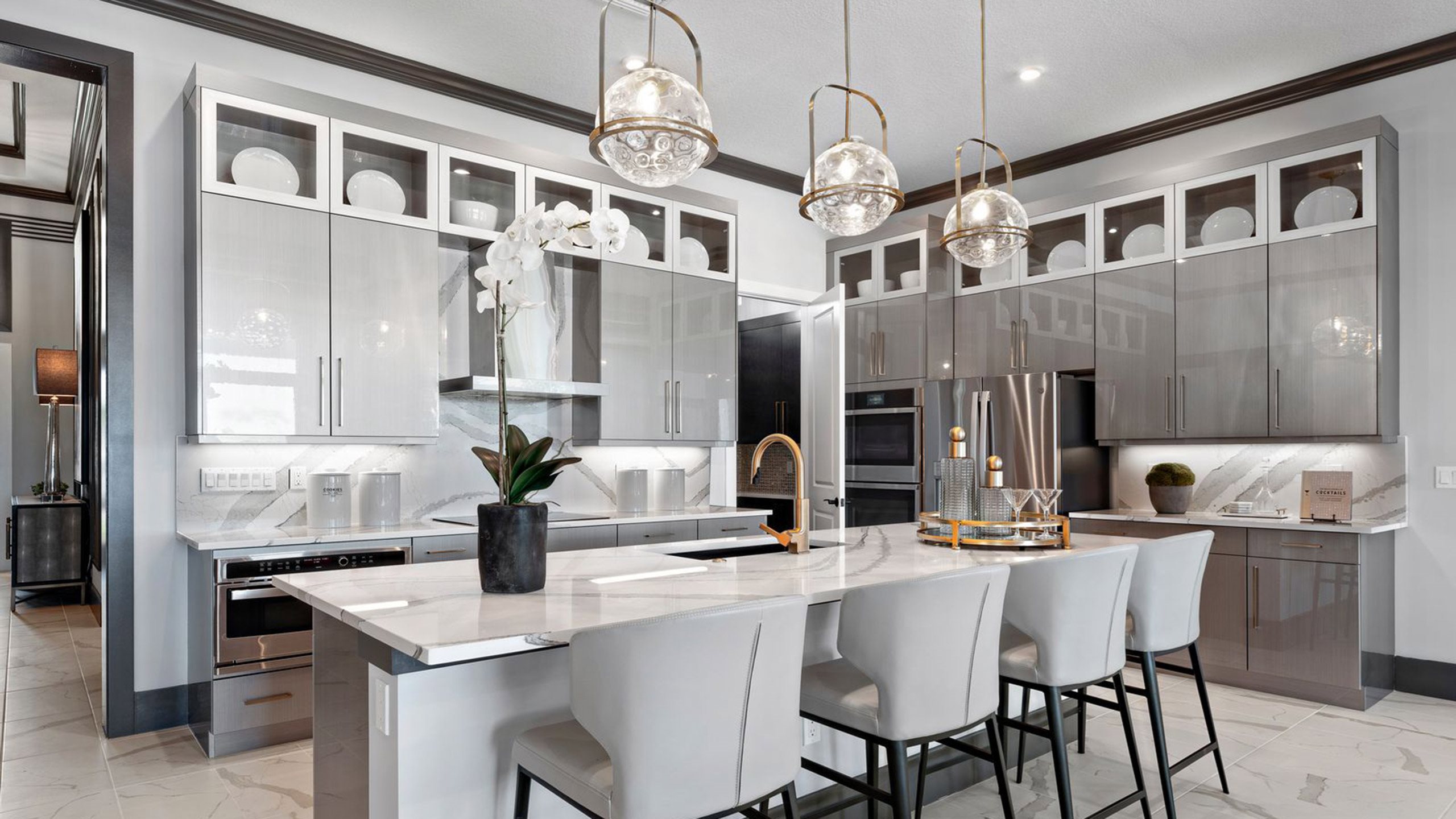 Priscilla - Island Kitchen