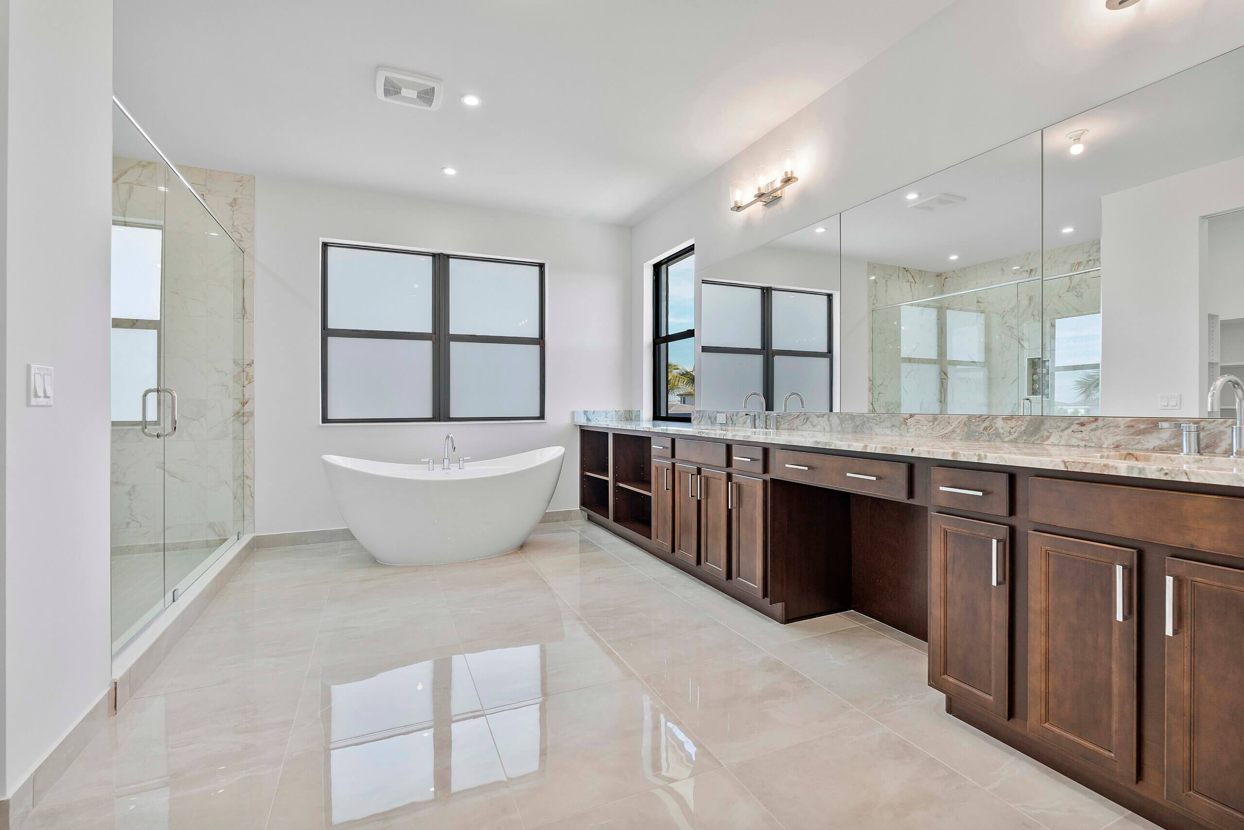 Newport Grand - Primary Bath