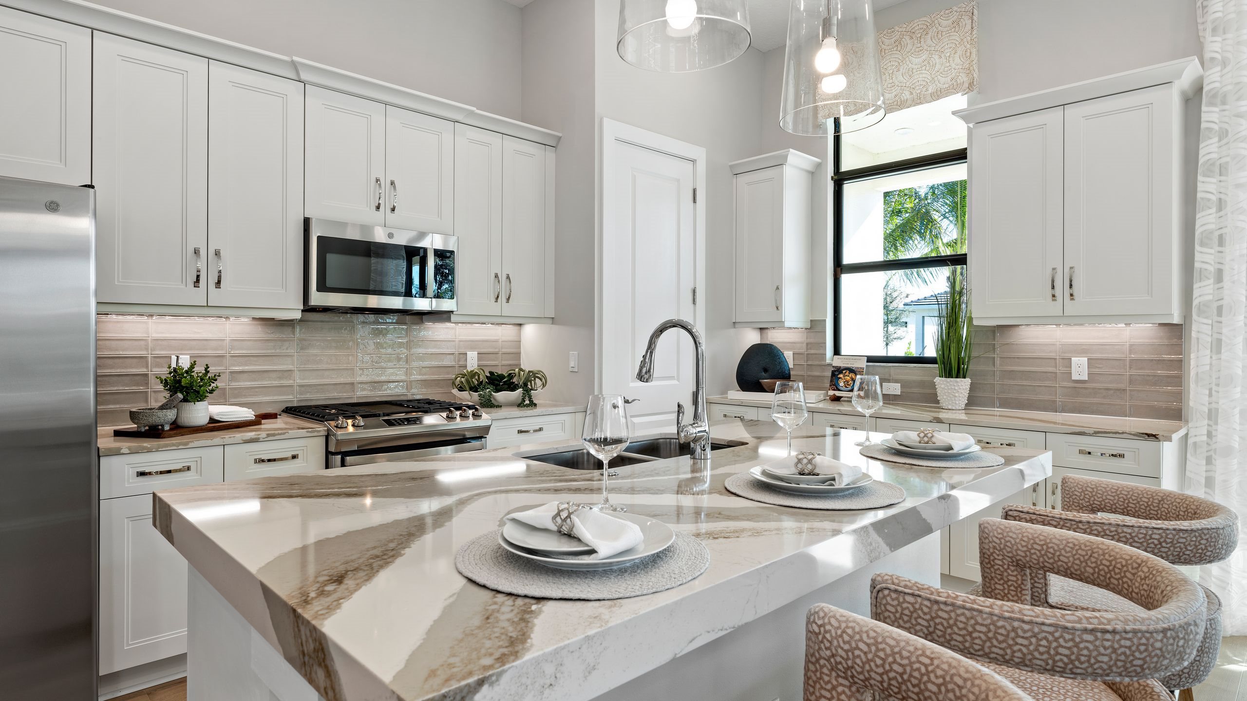 Grace - Island Kitchen 2