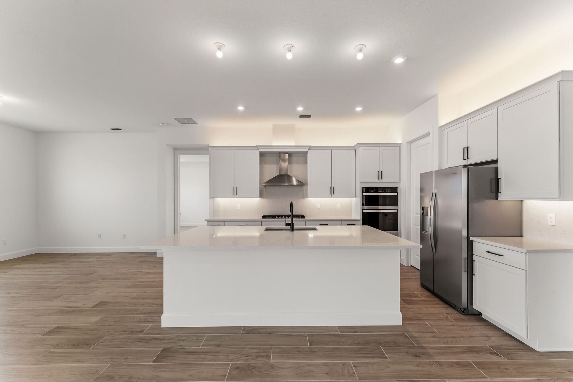Grand - Kitchen