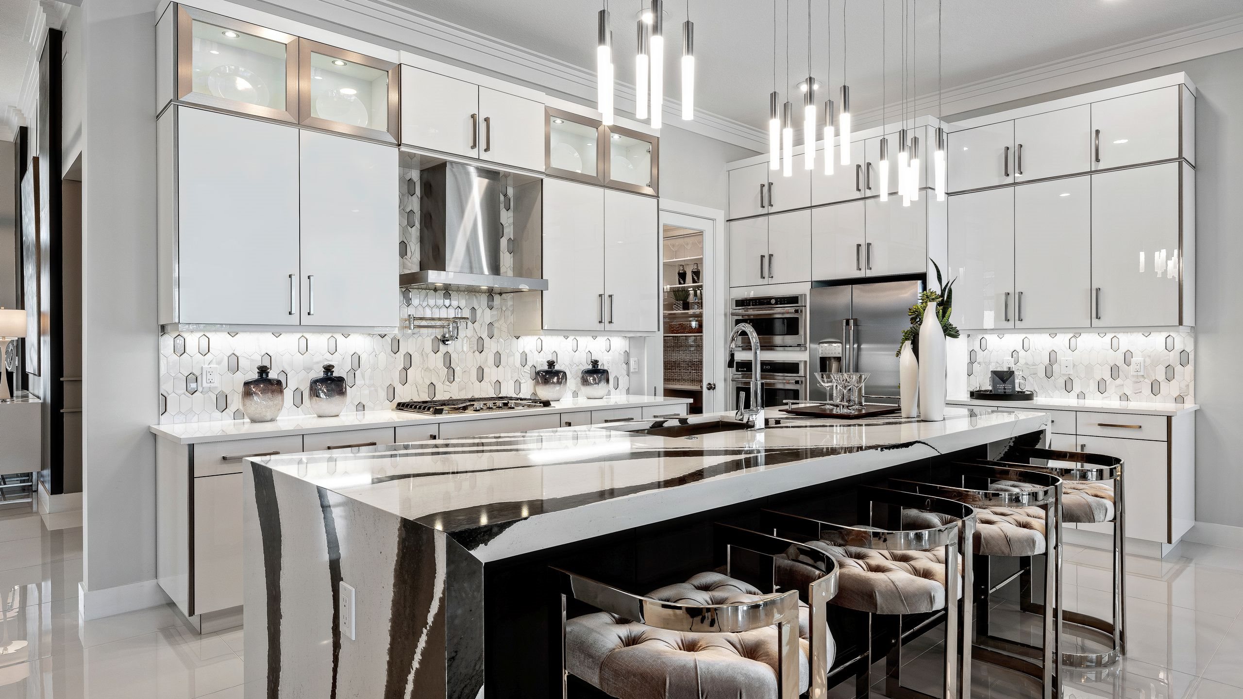 Paige - Island Kitchen