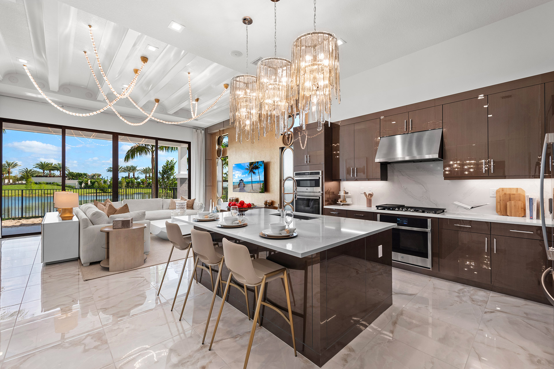Calypso - Kitchen & Dining Room