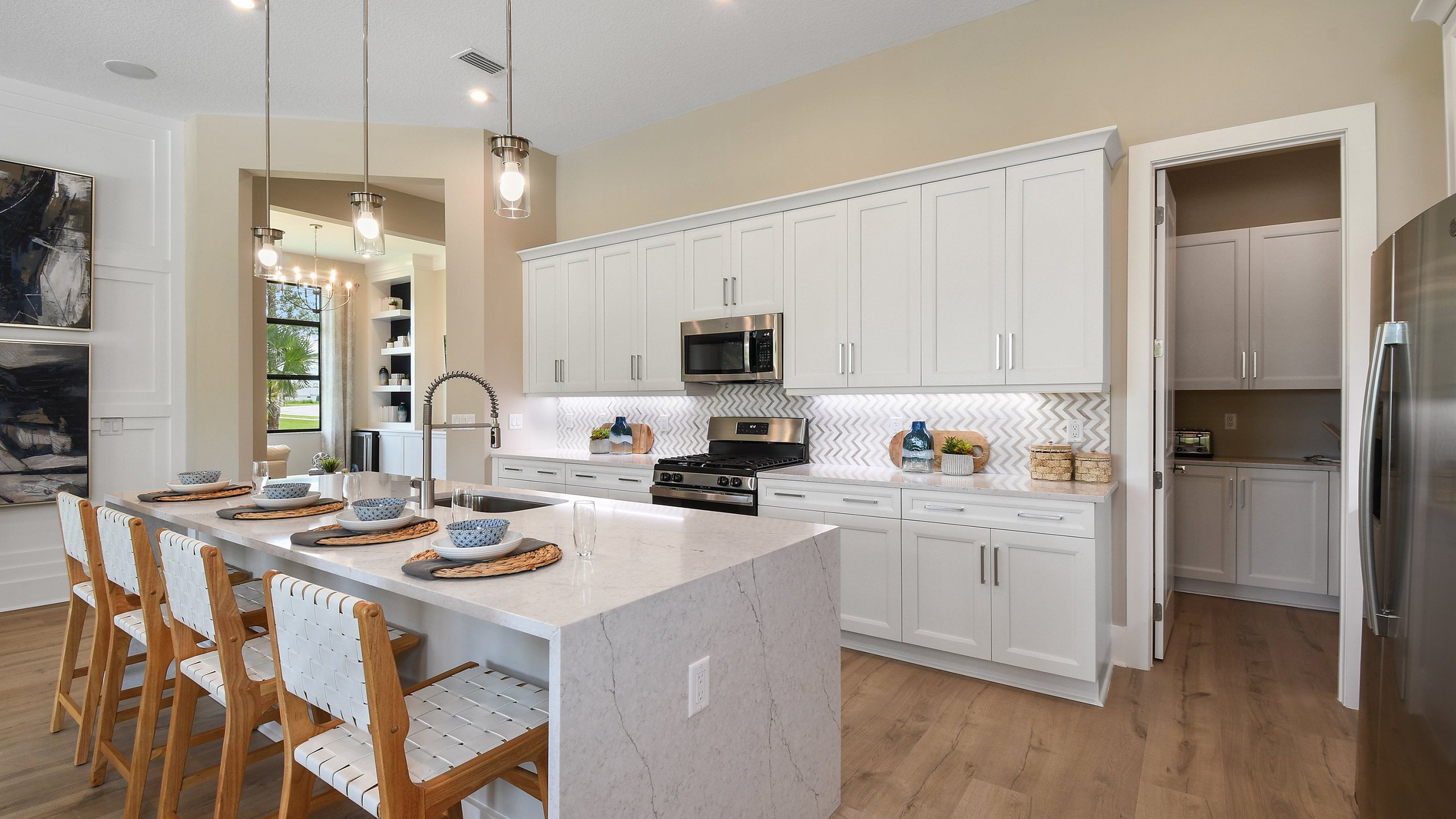 Julia - Island Kitchen 2