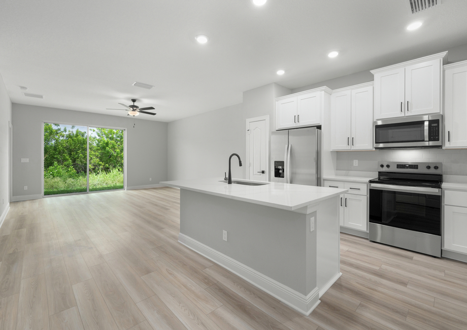 Mateo - Kitchen & Family Room
