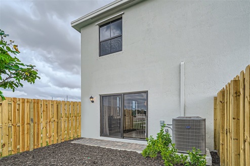 Roby - Backyard