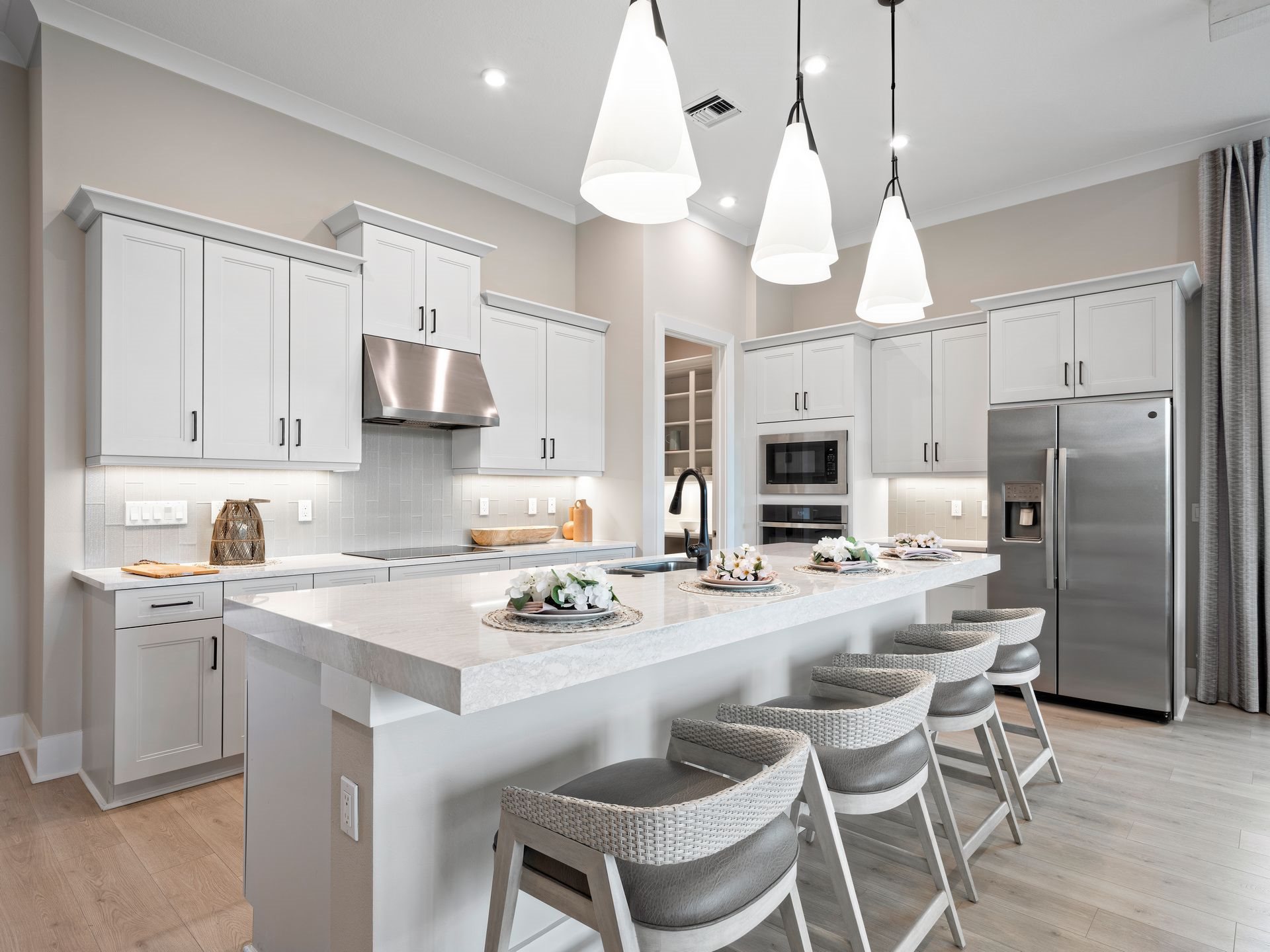 Lila - Island Kitchen