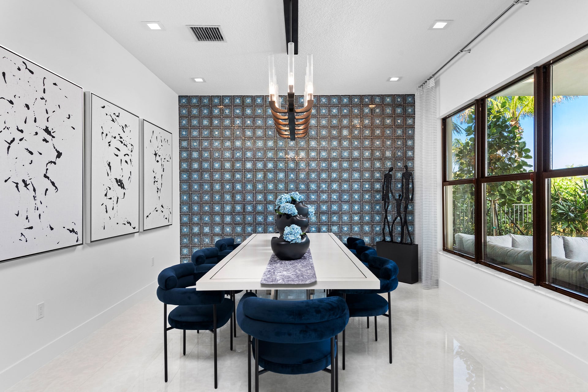Corsica - Dining Room