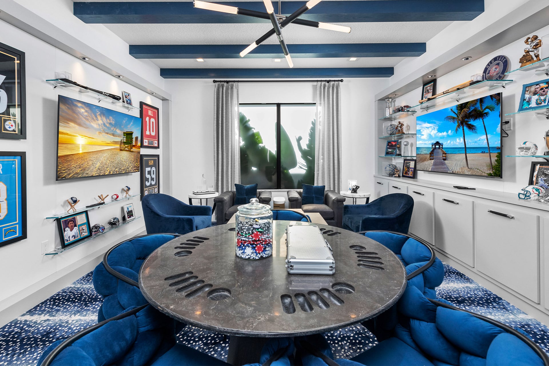 Corsica - Game Room