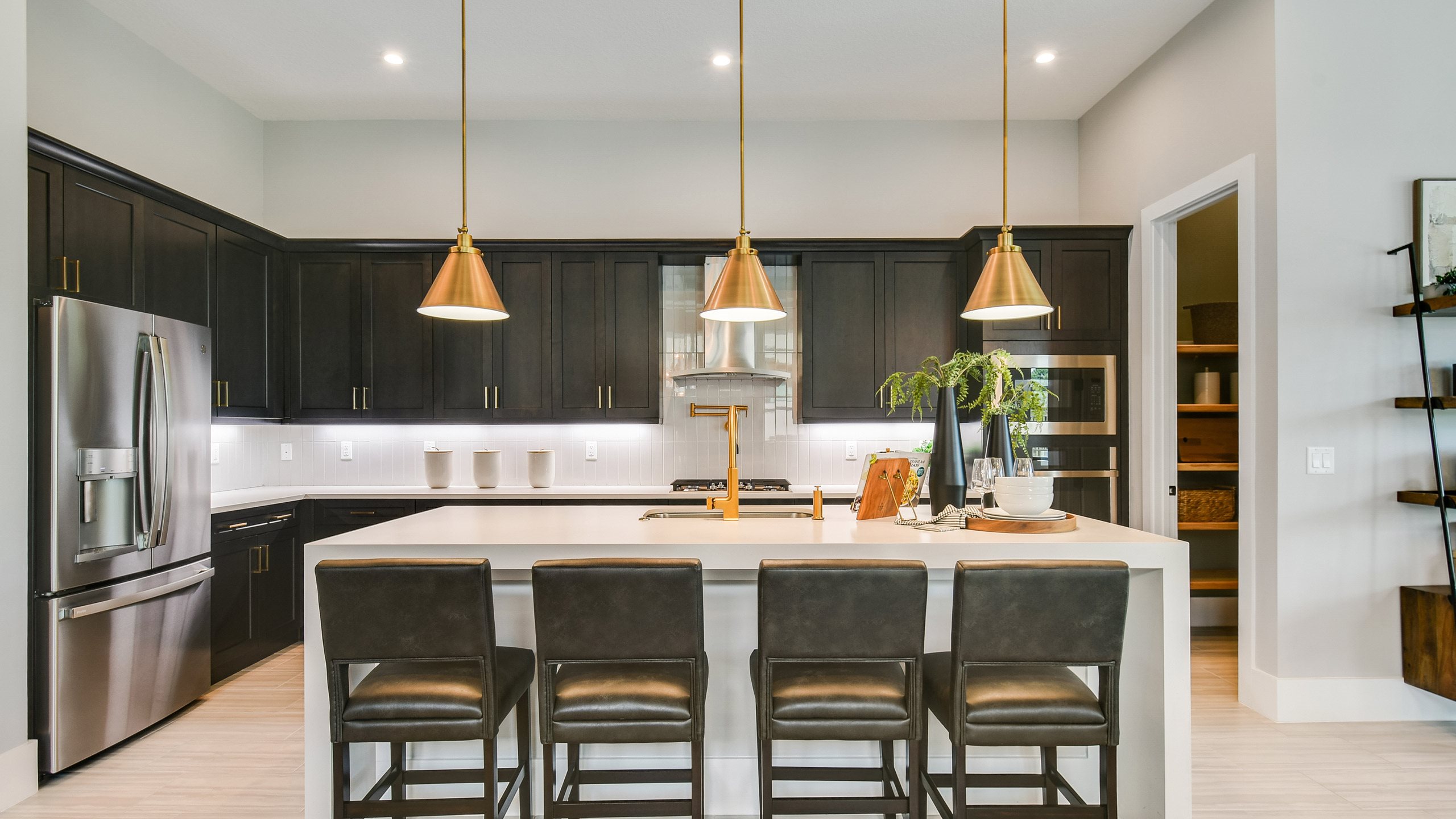 Madison - Island Kitchen 3