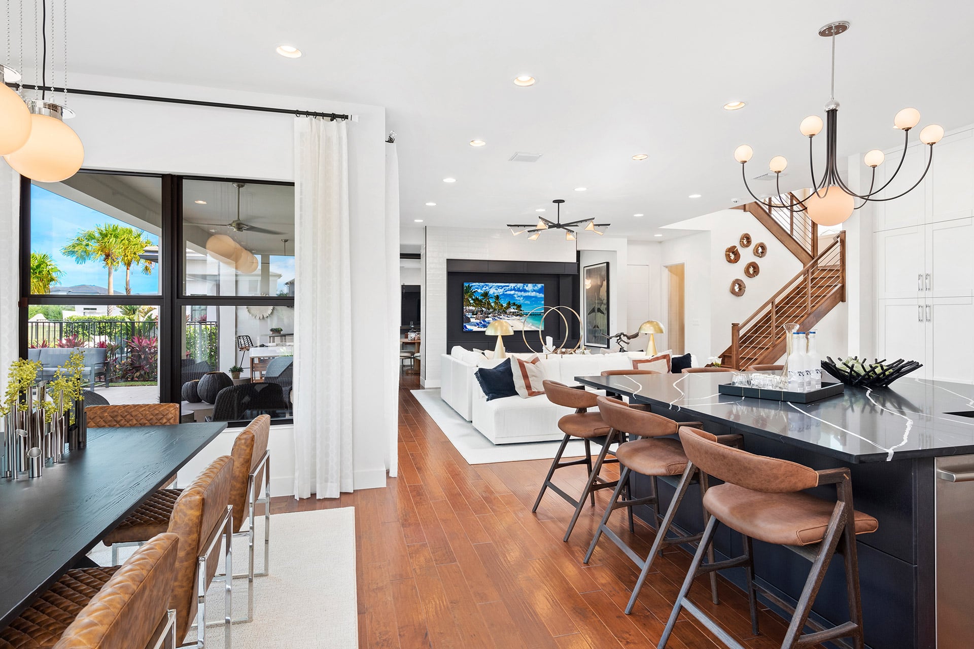 Laguna - Dining Room & Kitchen