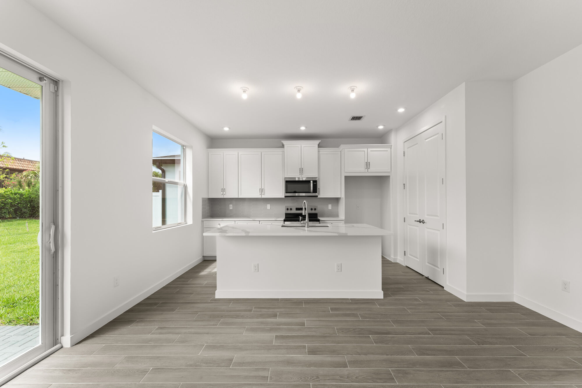 Hazel - Lot 215