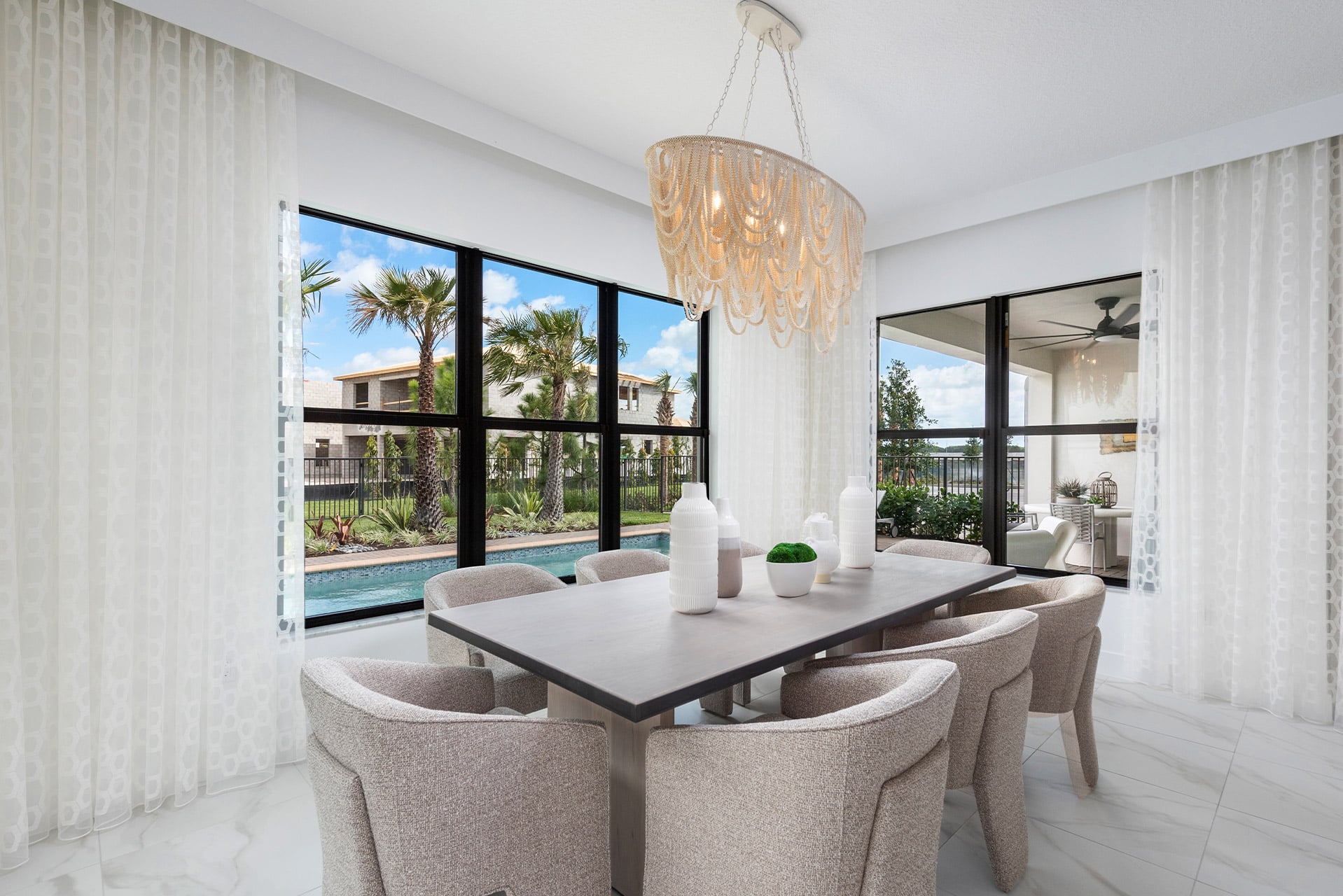 Mariana - Dining Room