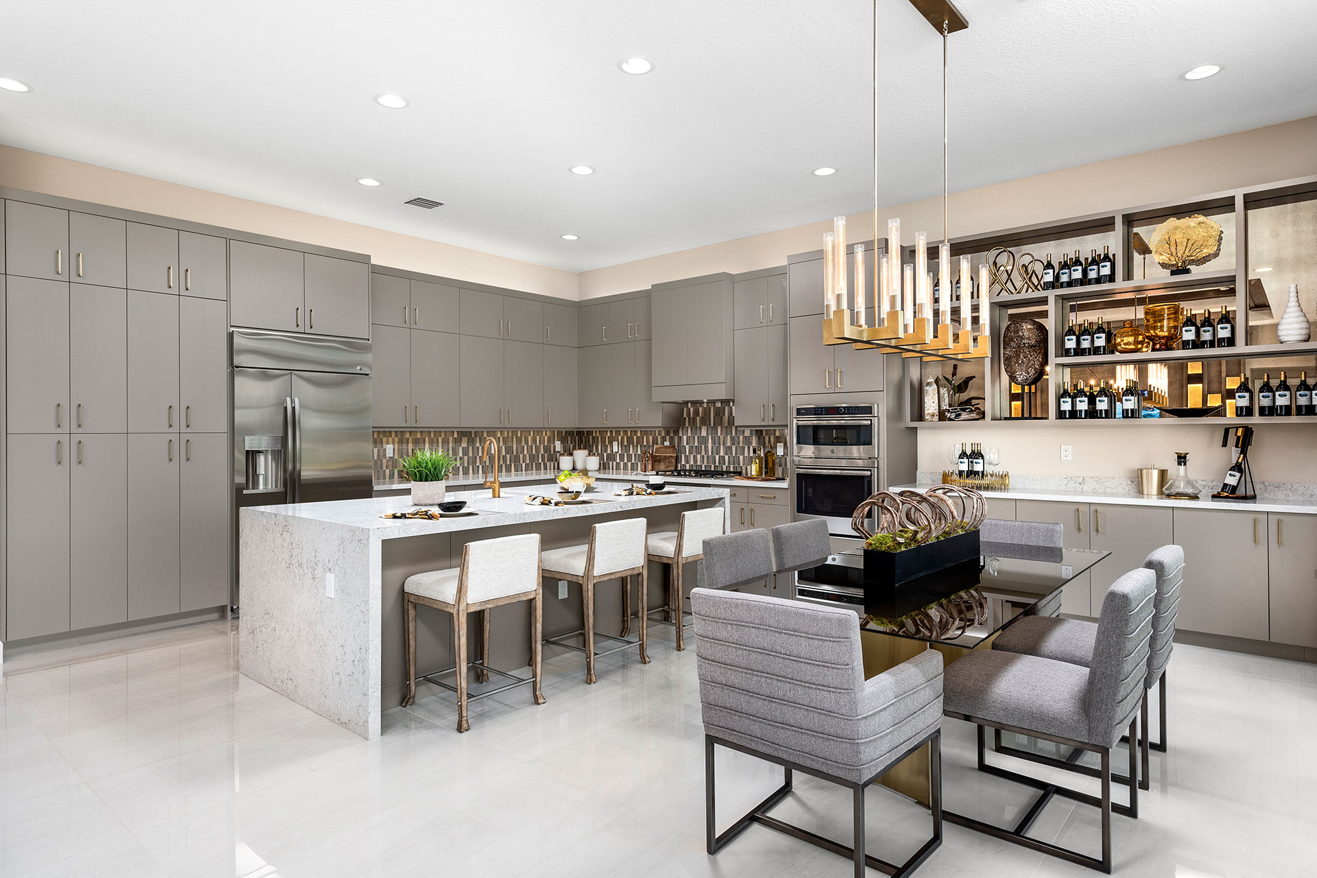 Oracle - Kitchen & Dining Room