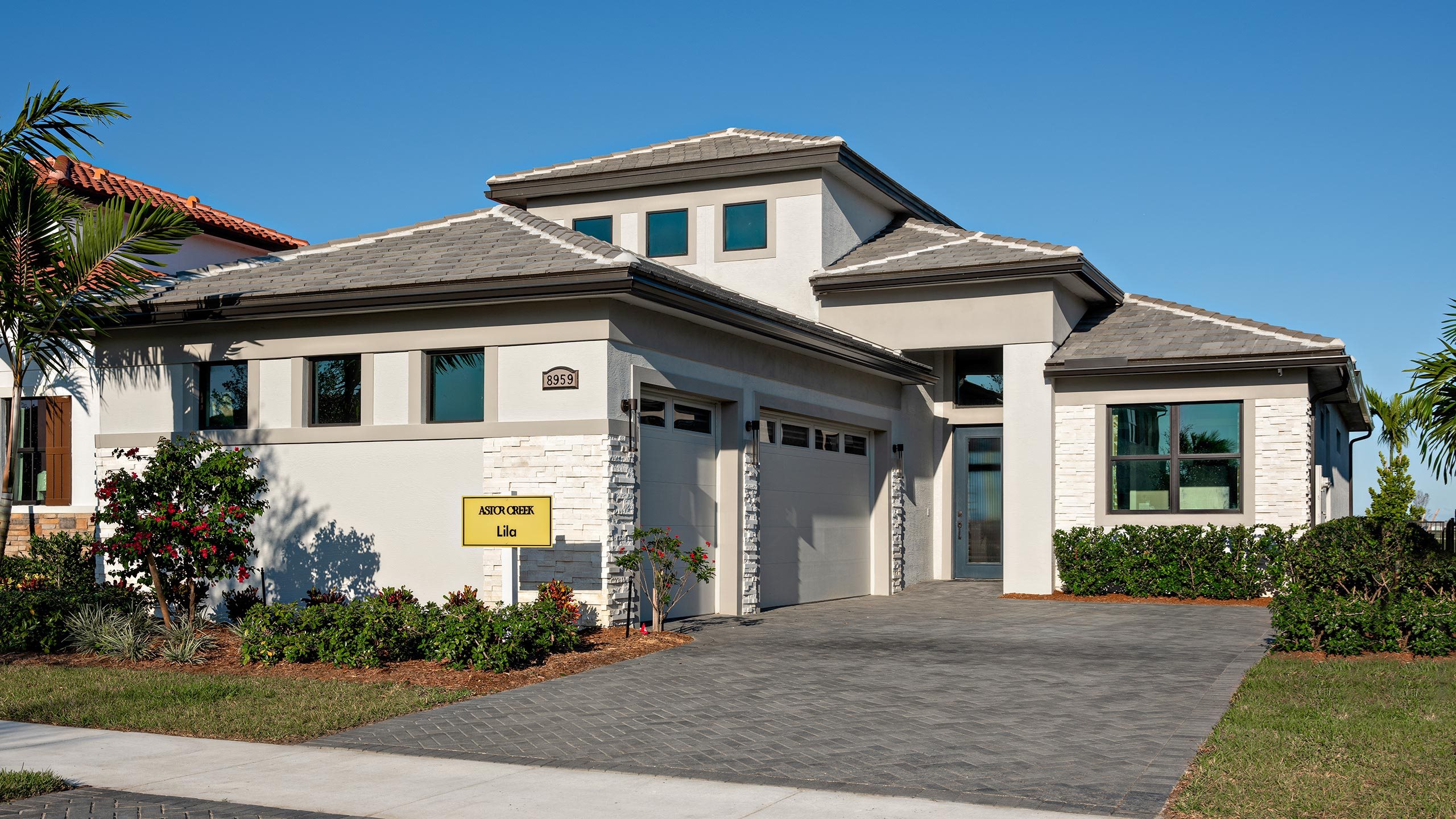 Leslie - Front Elevation